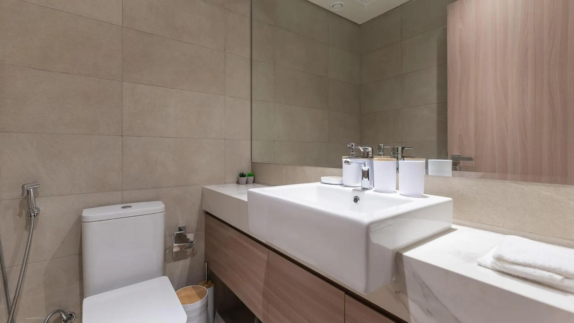 Havn - 1 Bedroom Apartment In Azizi Riviera Dubai 0*,  United Arab Emirates